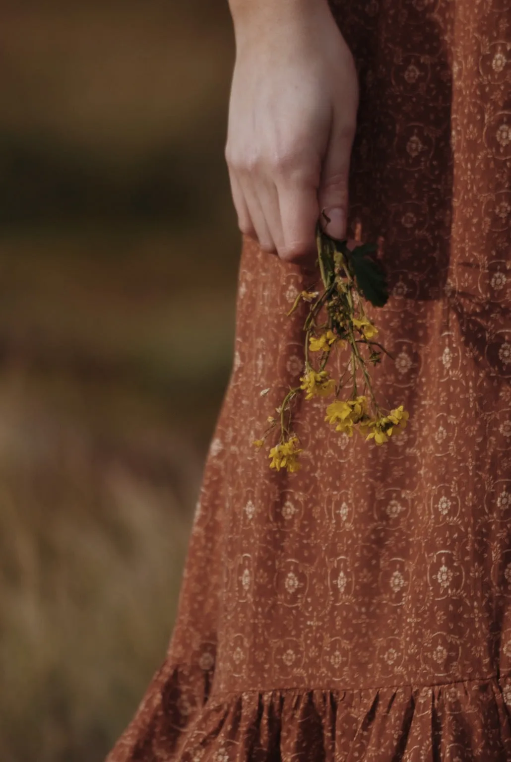 ARLINGTON DRESS ANTIQUE FLORAL RUST