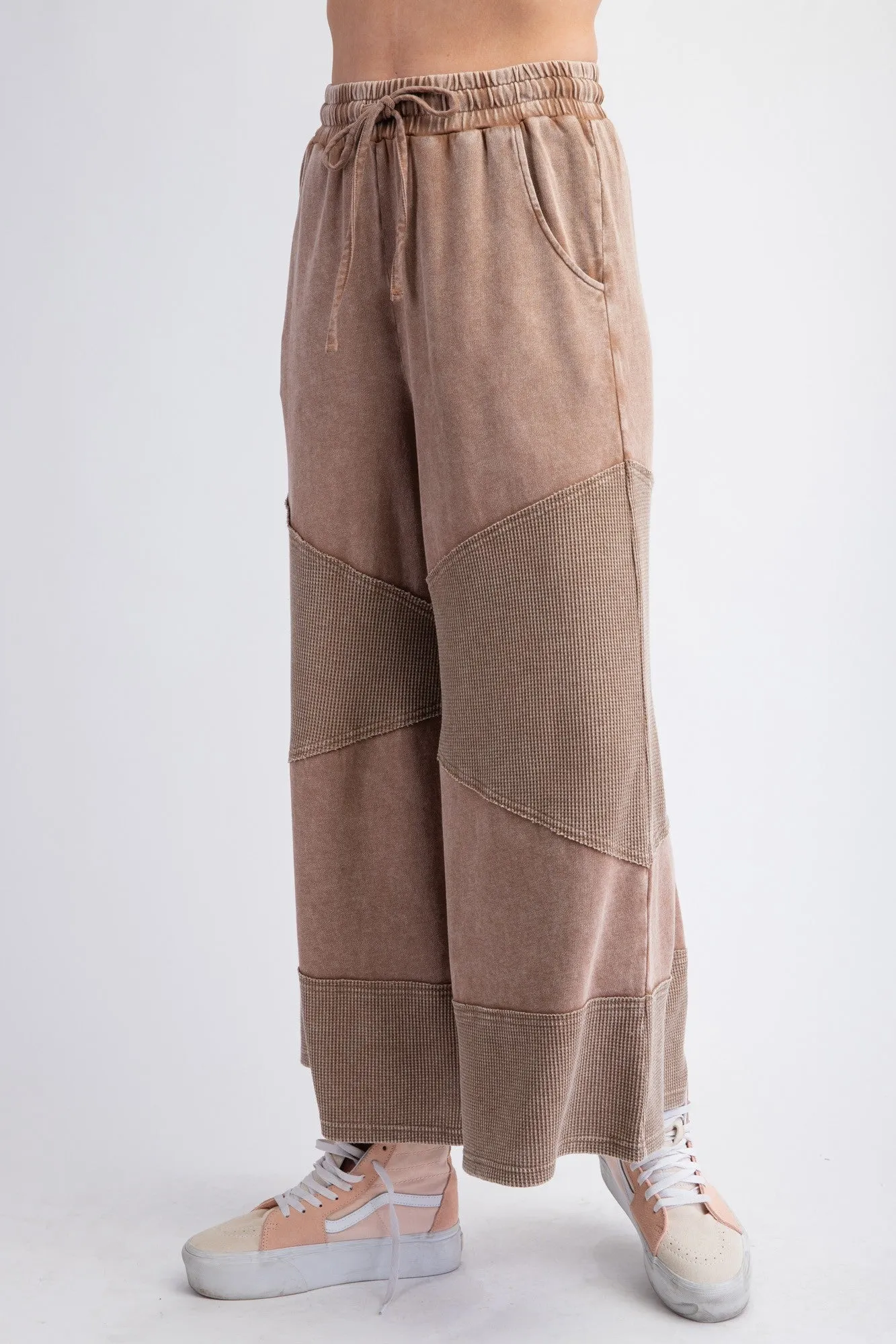 Easel Mixed Thermal Knit and Terry Knit Pants in Mocha