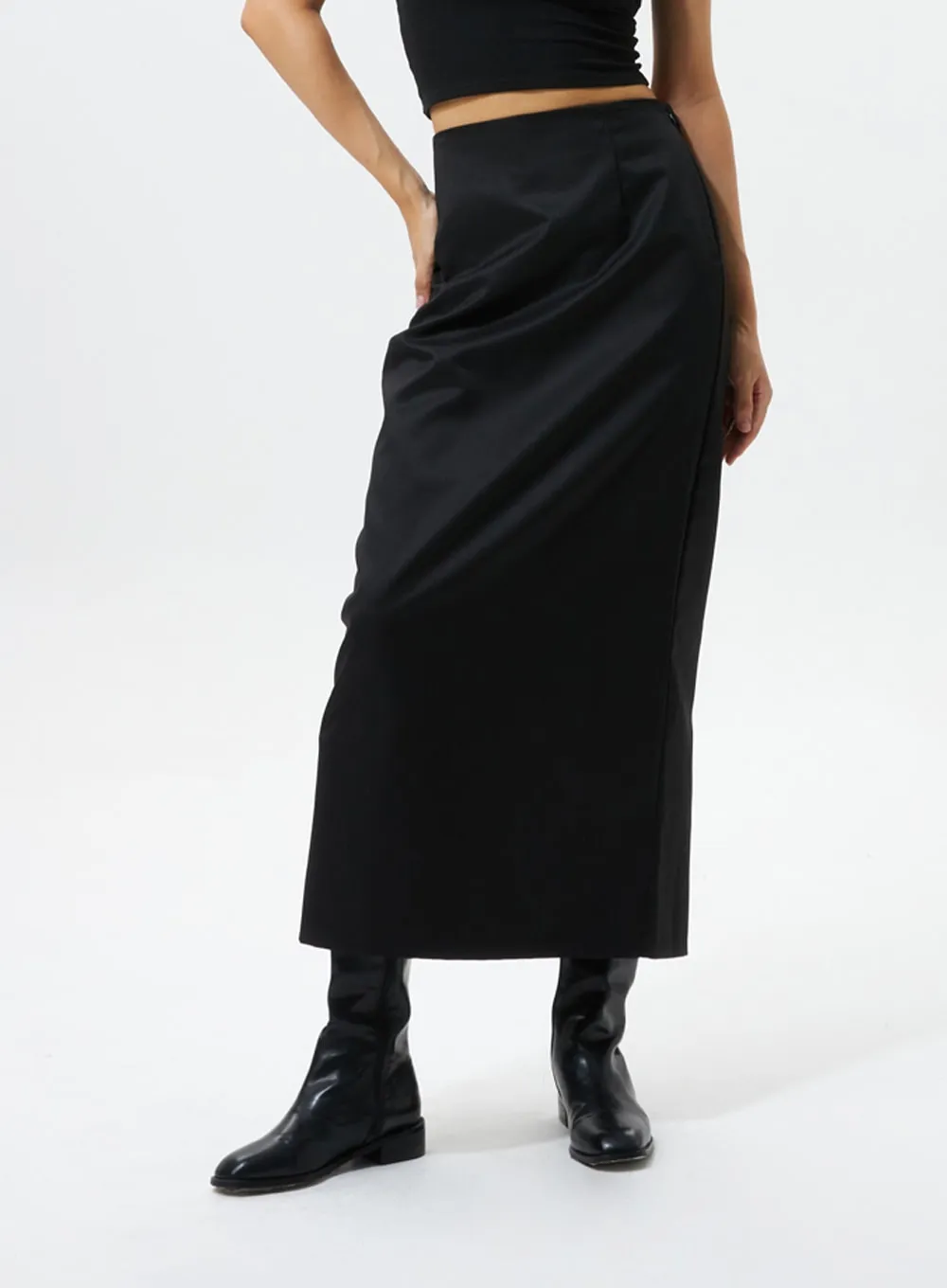 H-Line Maxi Skirt IS305