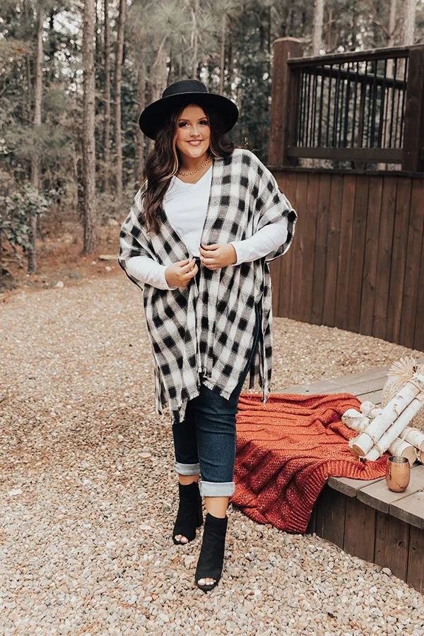 Morning Harvest Plaid Poncho In White Curves