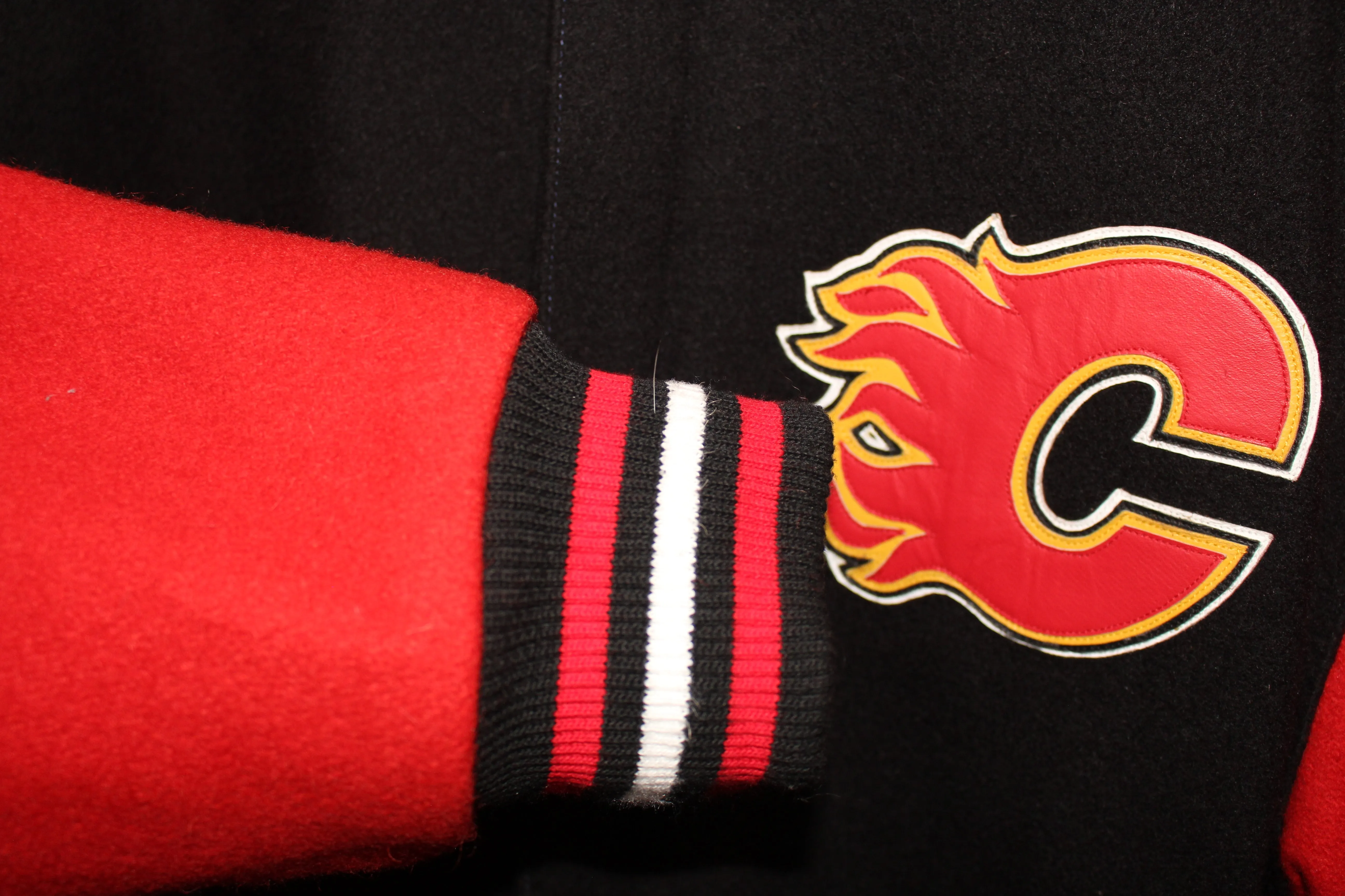 Rare Calgary Flames JH Design Varsity Jacket (XL)