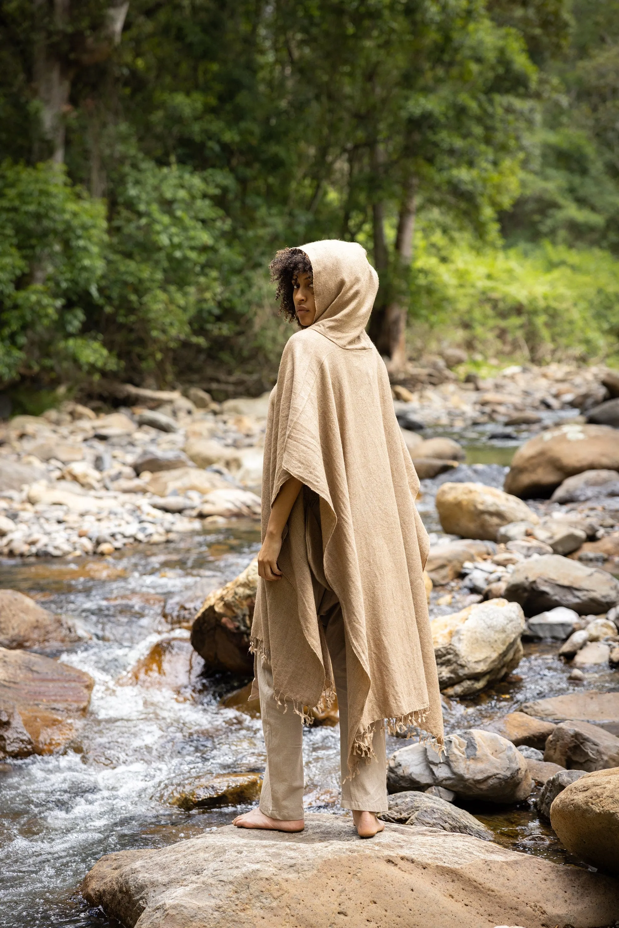 SAHAJI Poncho Brown Pure Cashmere Wool Hooded Womens Long with Pockets Handmade Handwoven Viking Festival Ceremony Gypsy Boho Mexican AJJAYA