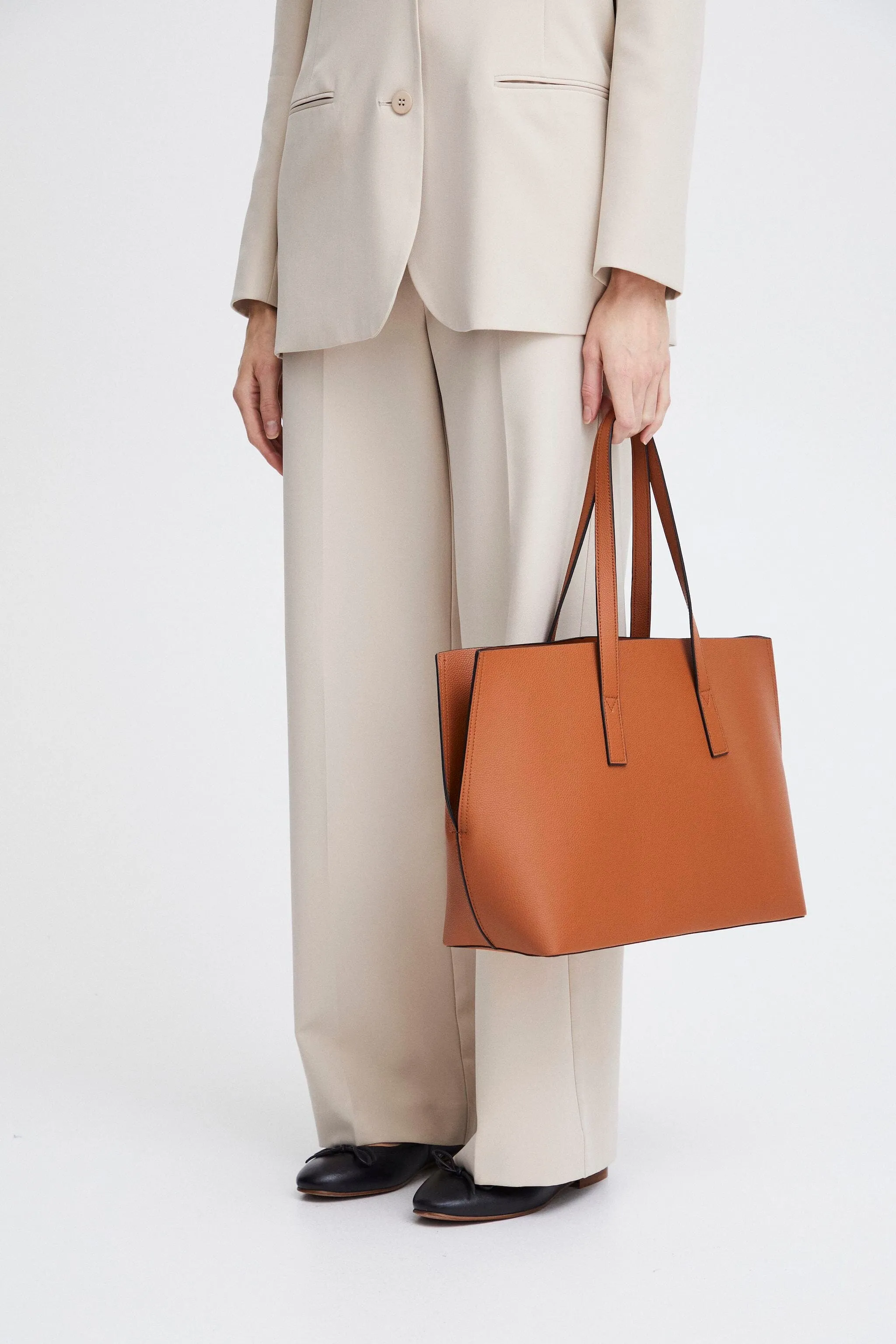 STRUCTURED COGNAC TOTE BAG